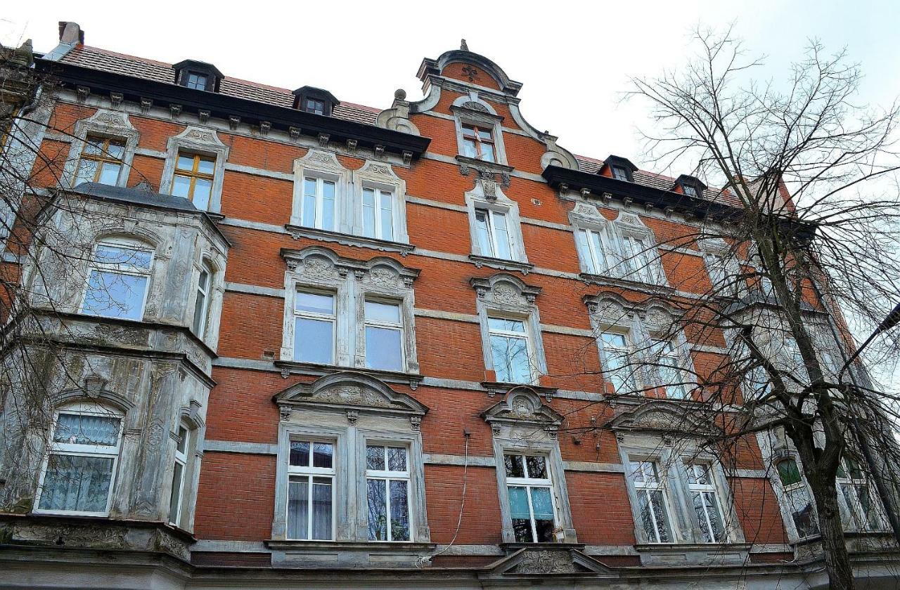 Art Mieszkanie Blisko Dworca Pkp Walbrzych Miasto Ngoại thất bức ảnh