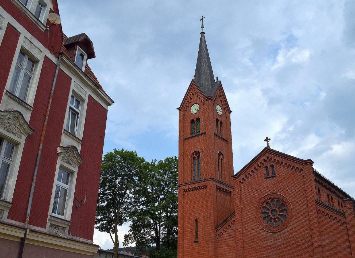 Art Mieszkanie Blisko Dworca Pkp Walbrzych Miasto Ngoại thất bức ảnh