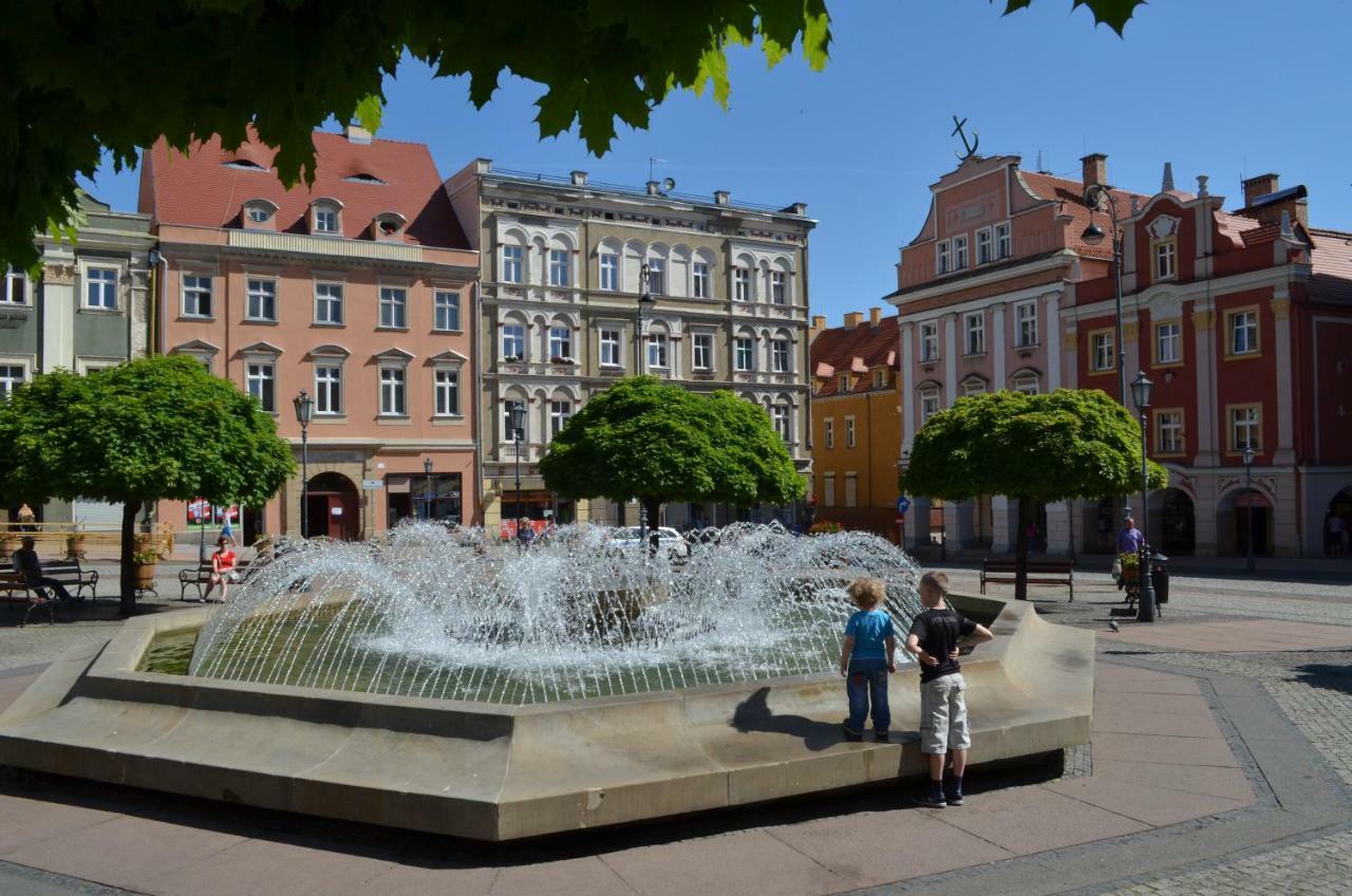 Art Mieszkanie Blisko Dworca Pkp Walbrzych Miasto Ngoại thất bức ảnh